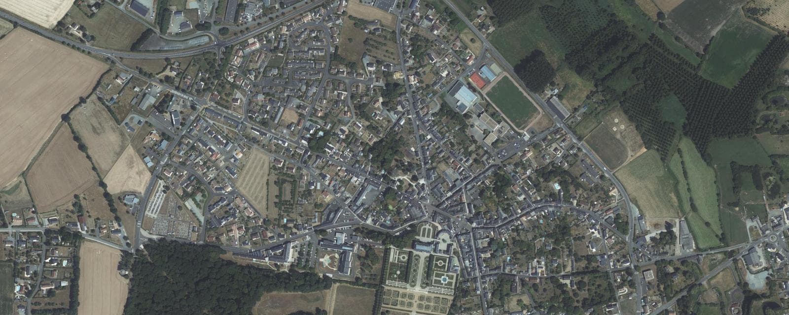 Vue aérienne de Le Grand-Lucé (Sarthe)