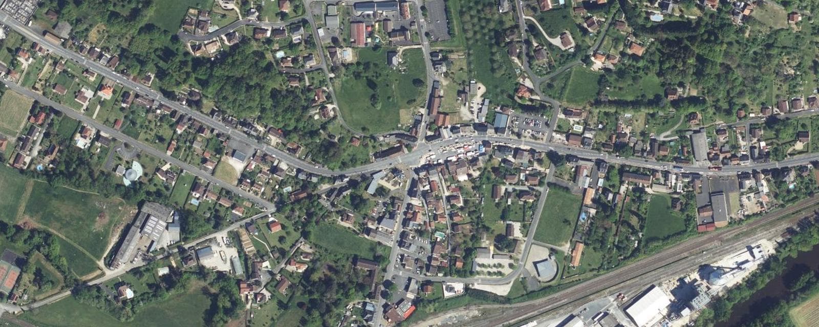 Vue aérienne de Le Lardin-Saint-Lazare (Dordogne)