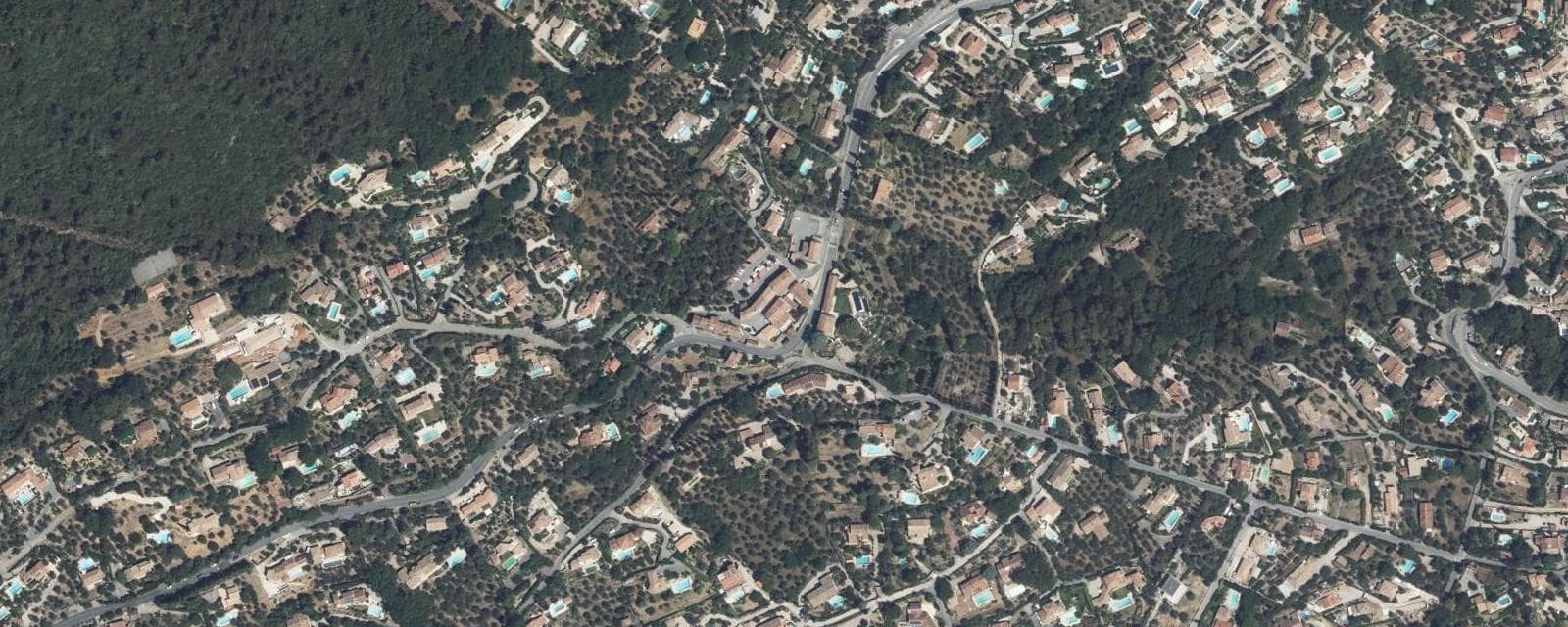 Vue aérienne de Le Tignet (Alpes-Maritimes)