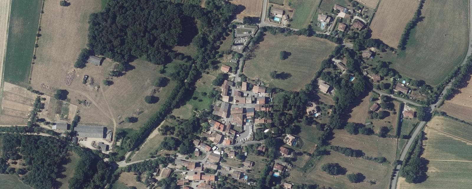 Vue aérienne de Les Issards (Ariège)