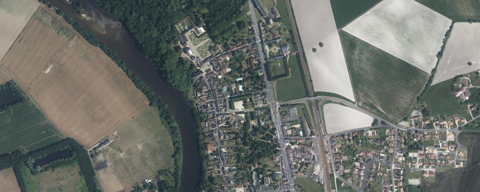 Vue aérienne de Les Ormes (Vienne)