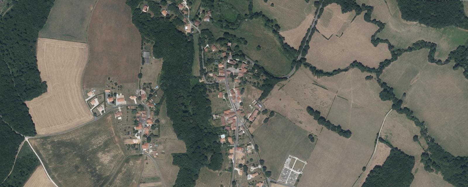 Vue aérienne de Les Pins (Charente)