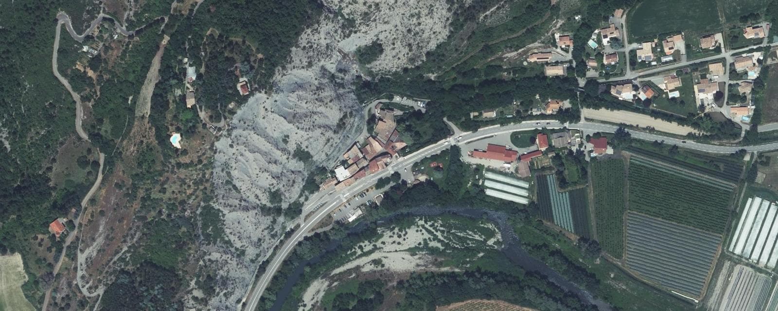 Vue aérienne de Lettret (Hautes-Alpes)