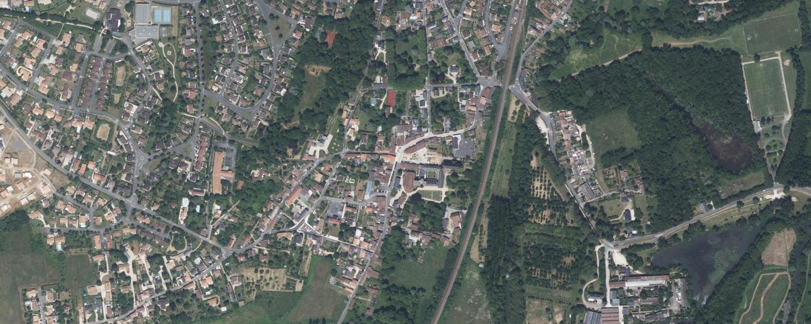 Vue aérienne de Ligugé (Vienne)
