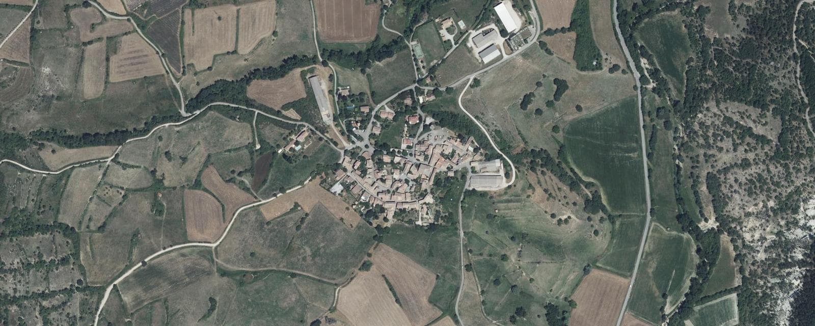 Vue aérienne de Limans (Alpes-de-Haute-Provence)