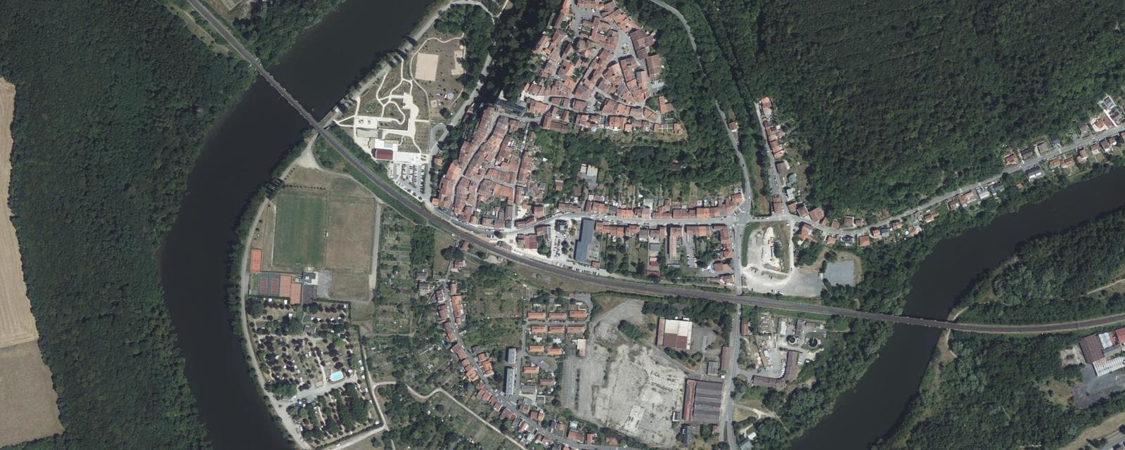 Vue aérienne de Liverdun (Meurthe-et-Moselle)