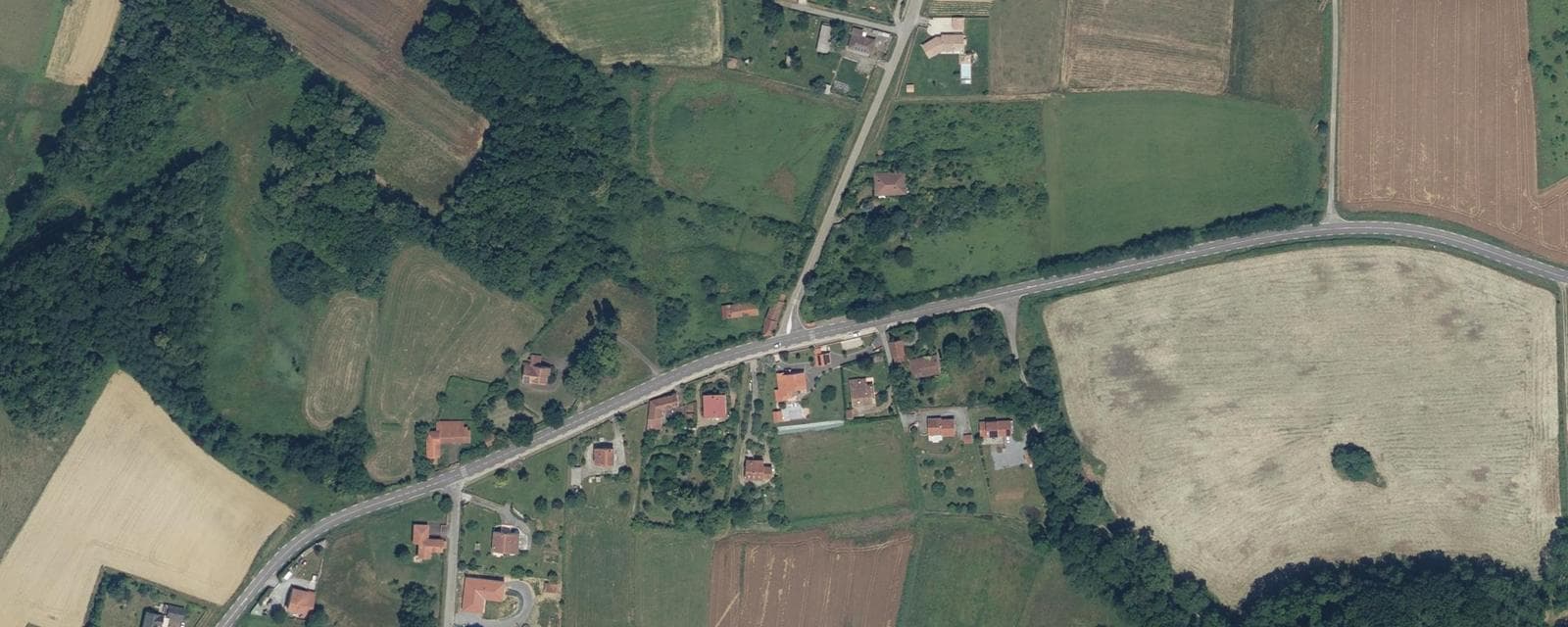 Vue aérienne de Lizos (Hautes-Pyrénées)