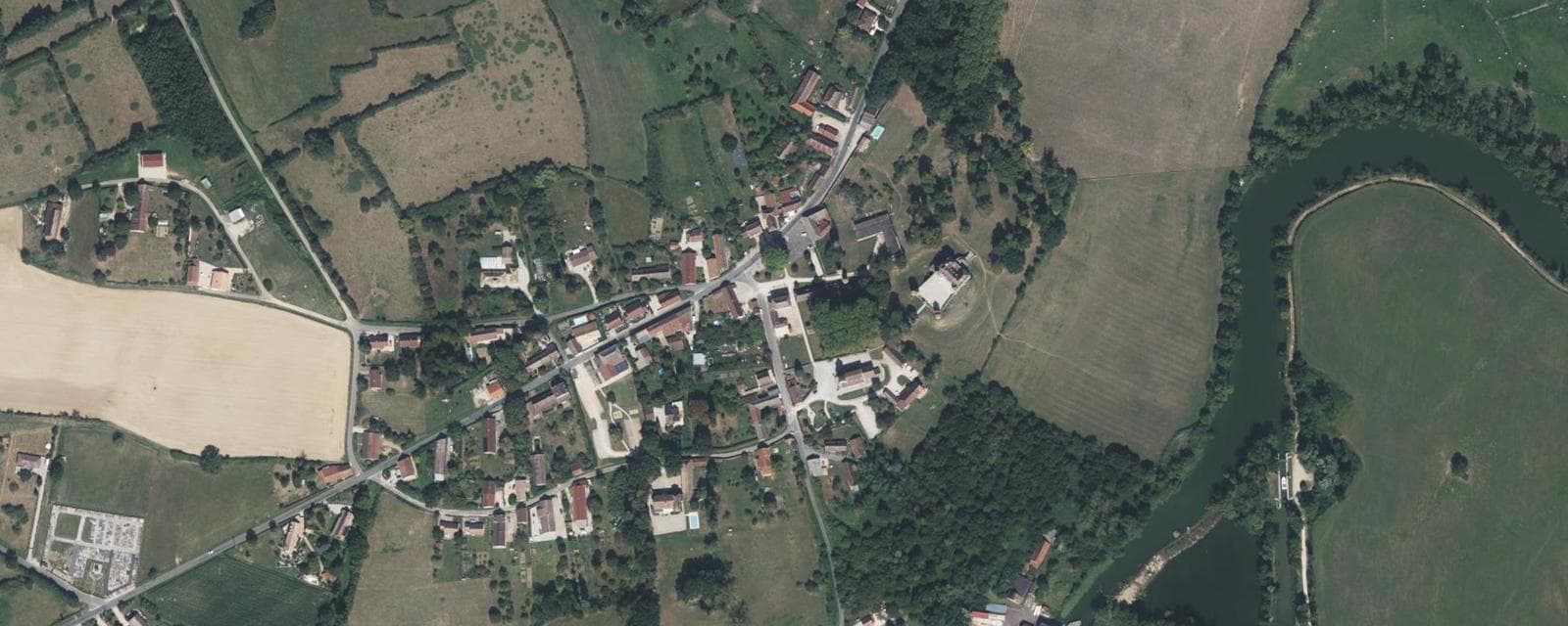 Vue aérienne de Loisy (Saône-et-Loire)