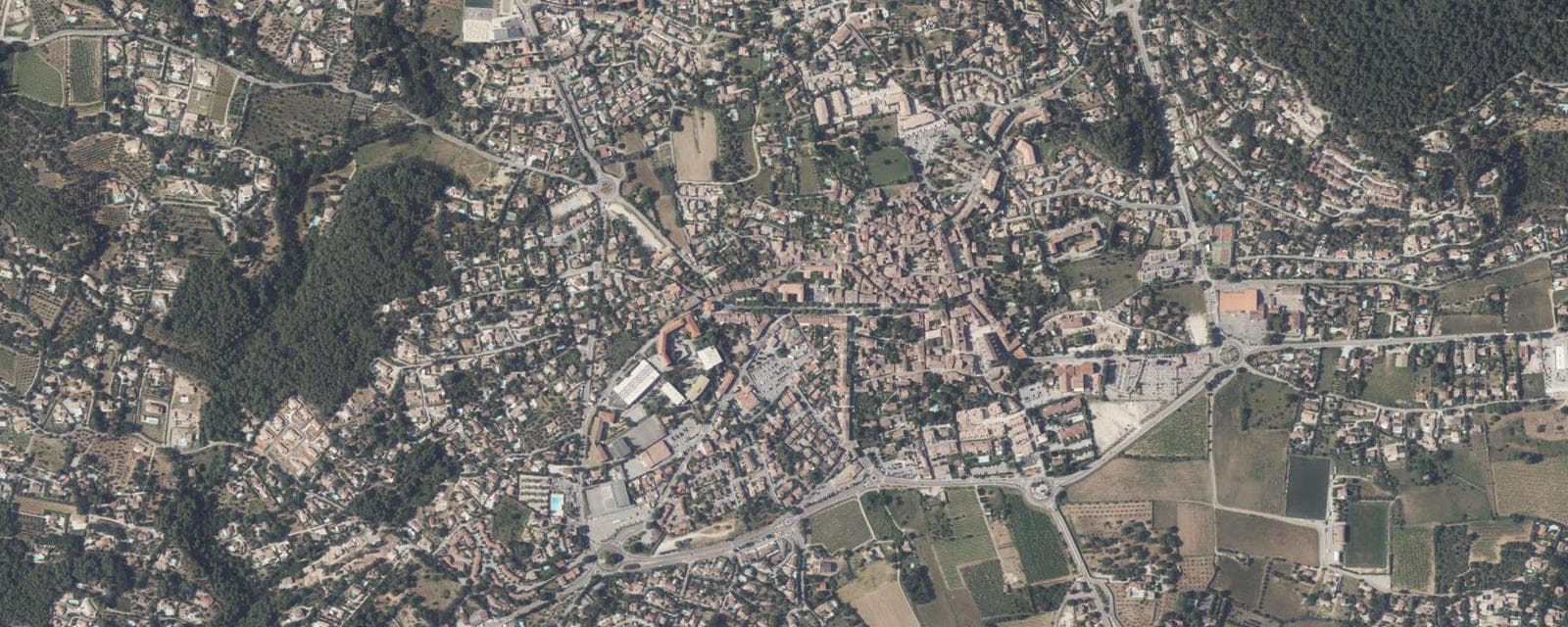 Vue aérienne de Lorgues (Var)