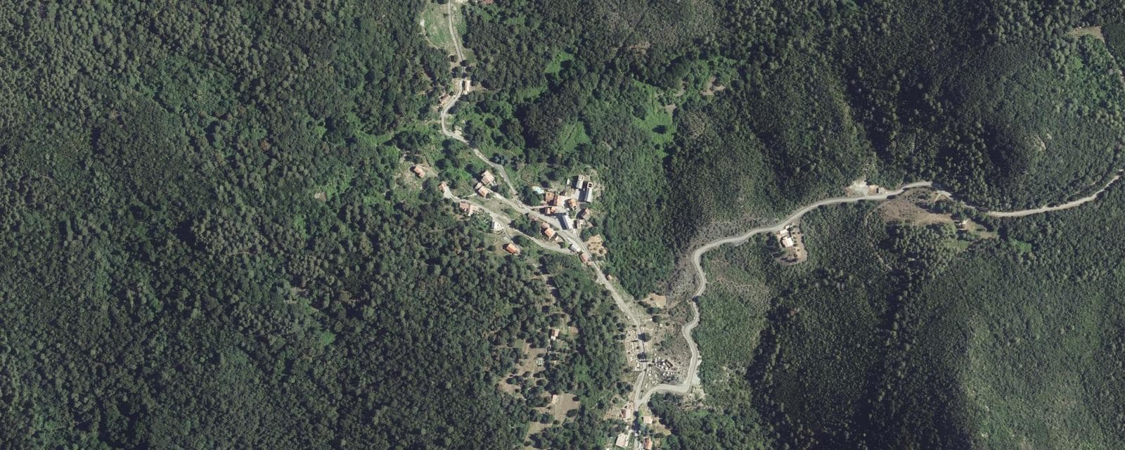 Vue aérienne de Lugo-di-Nazza (Haute-Corse)
