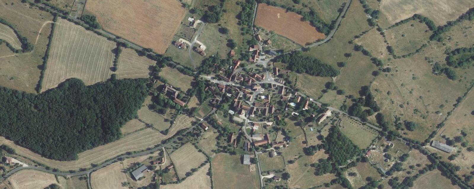 Vue aérienne de Lunegarde (Lot)