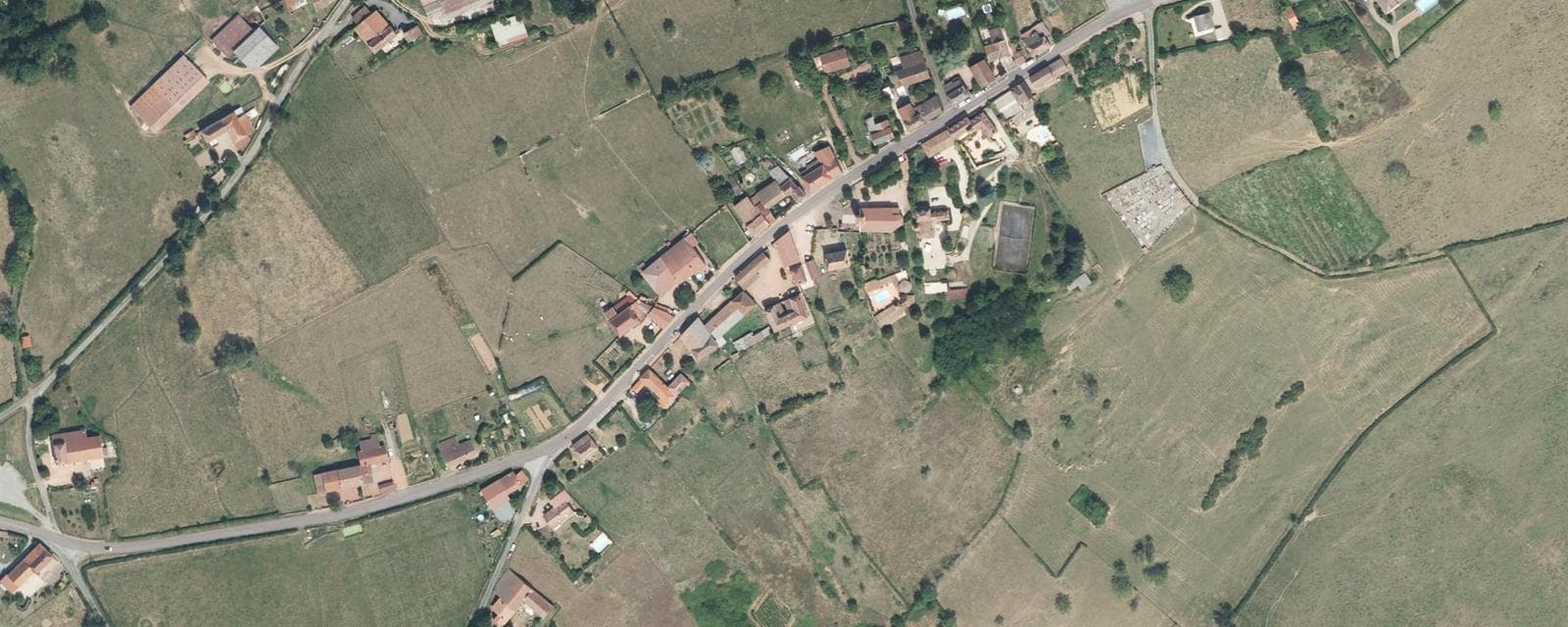 Vue aérienne de Mailly (Saône-et-Loire)