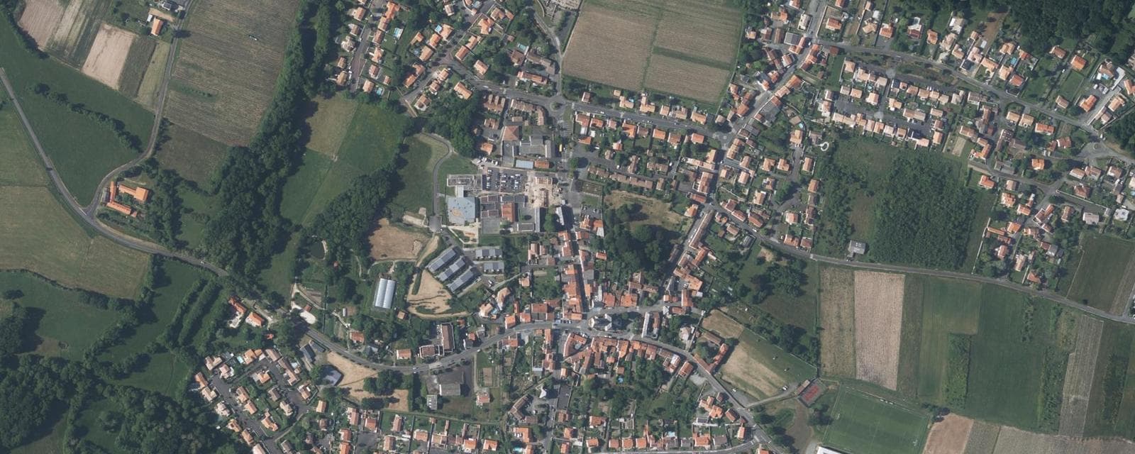 Vue aérienne de Maisdon-sur-Sèvre (Loire-Atlantique)