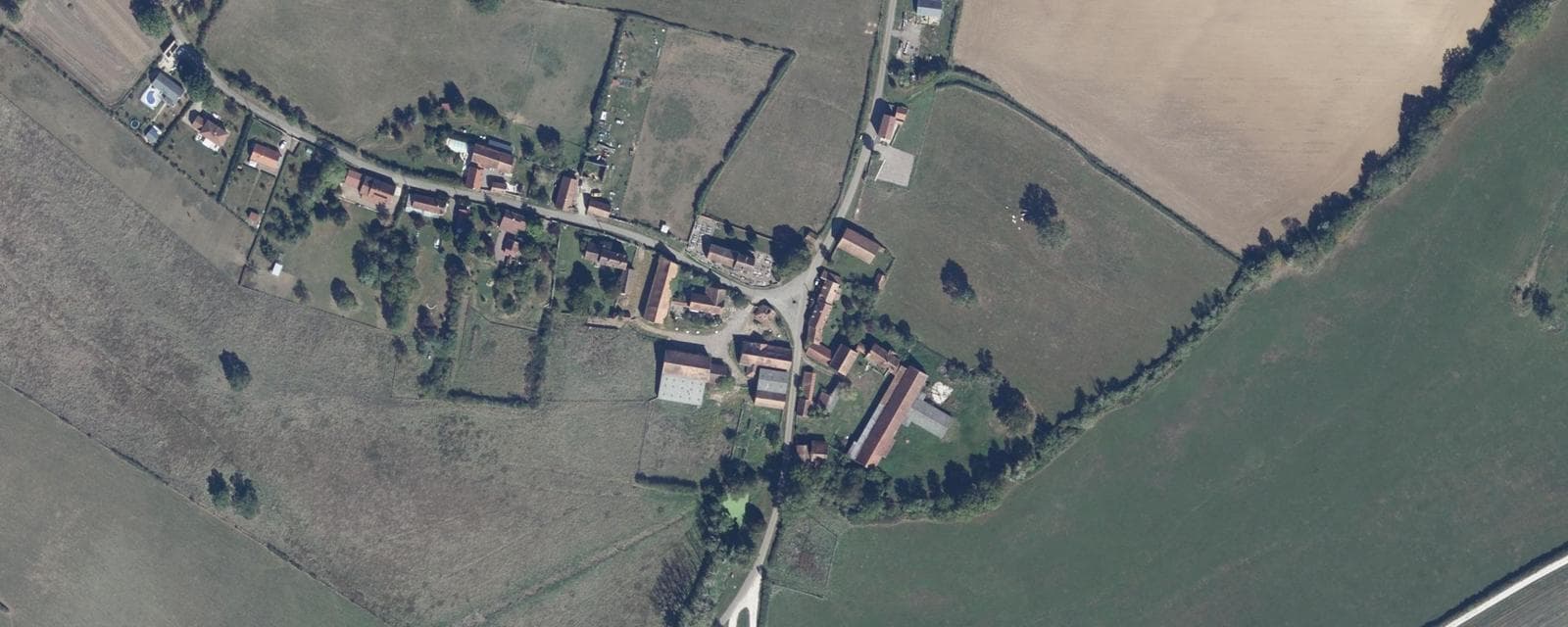 Vue aérienne de Marcigny-sous-Thil (Côte-d'Or)