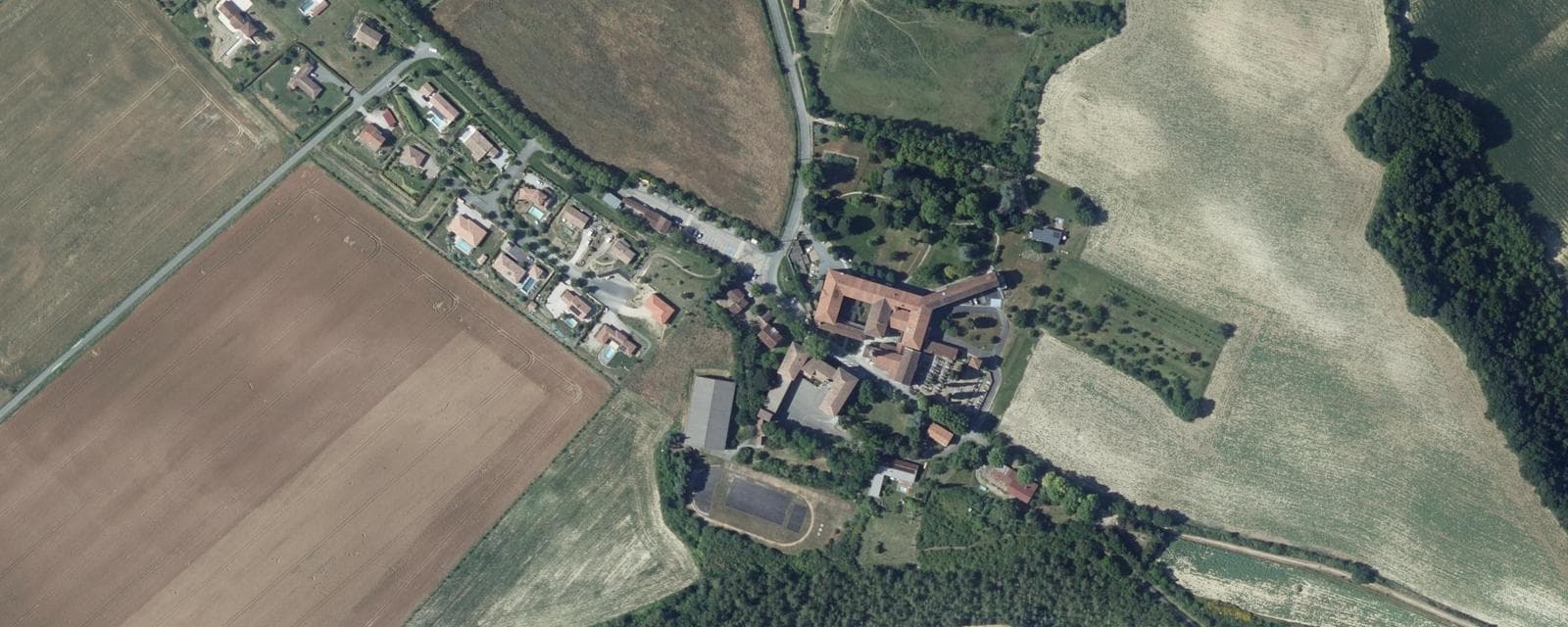 Vue aérienne de Massac-Séran (Tarn)