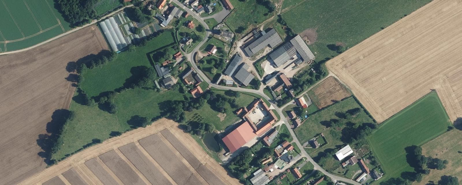 Vue aérienne de Mesnil-Domqueur (Somme)