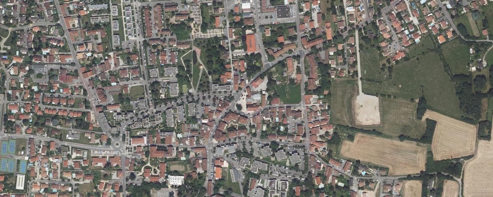 Vue aérienne de Mions (Rhône)