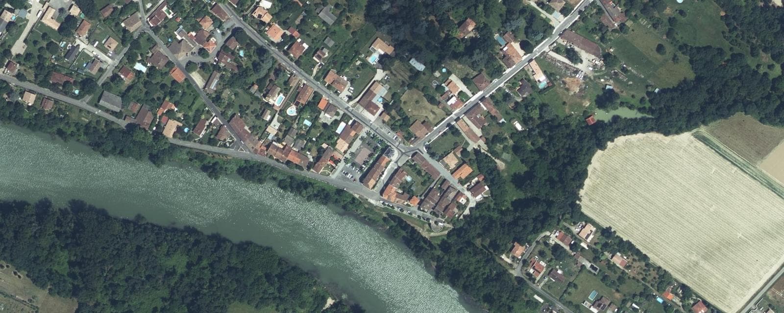 Vue aérienne de Mirepoix-sur-Tarn (Haute-Garonne)