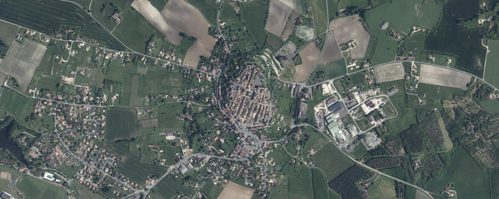 Vue aérienne de Monflanquin (Lot-et-Garonne)
