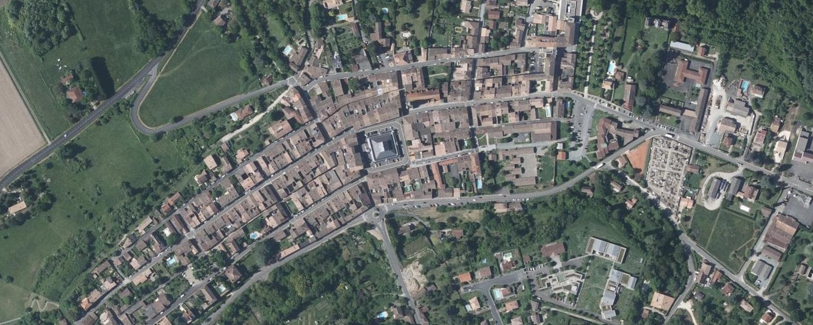 Vue aérienne de Monségur (Gironde)