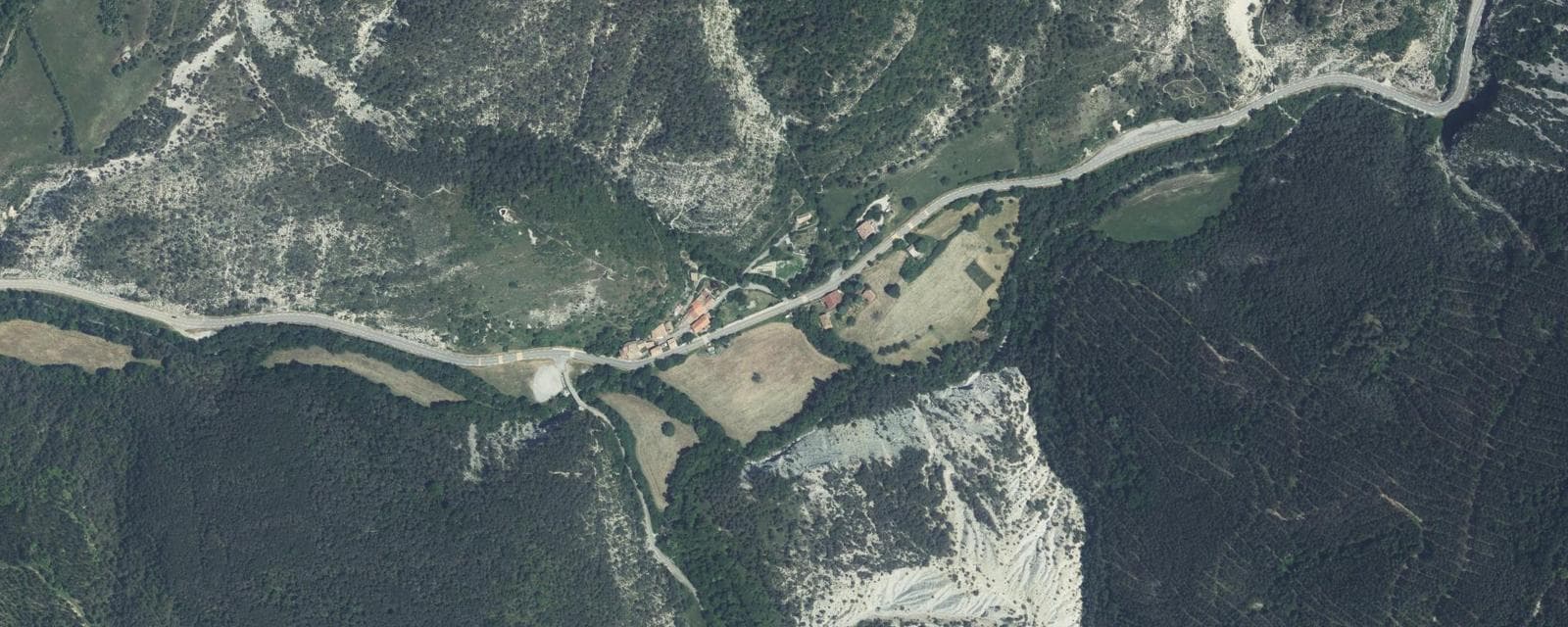 Vue aérienne de Montclus (Hautes-Alpes)