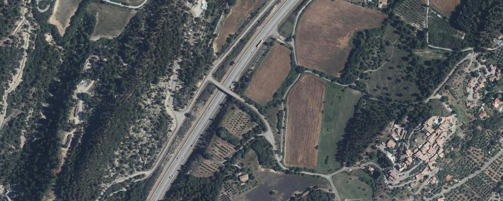 Vue aérienne de Montfort (Alpes-de-Haute-Provence)