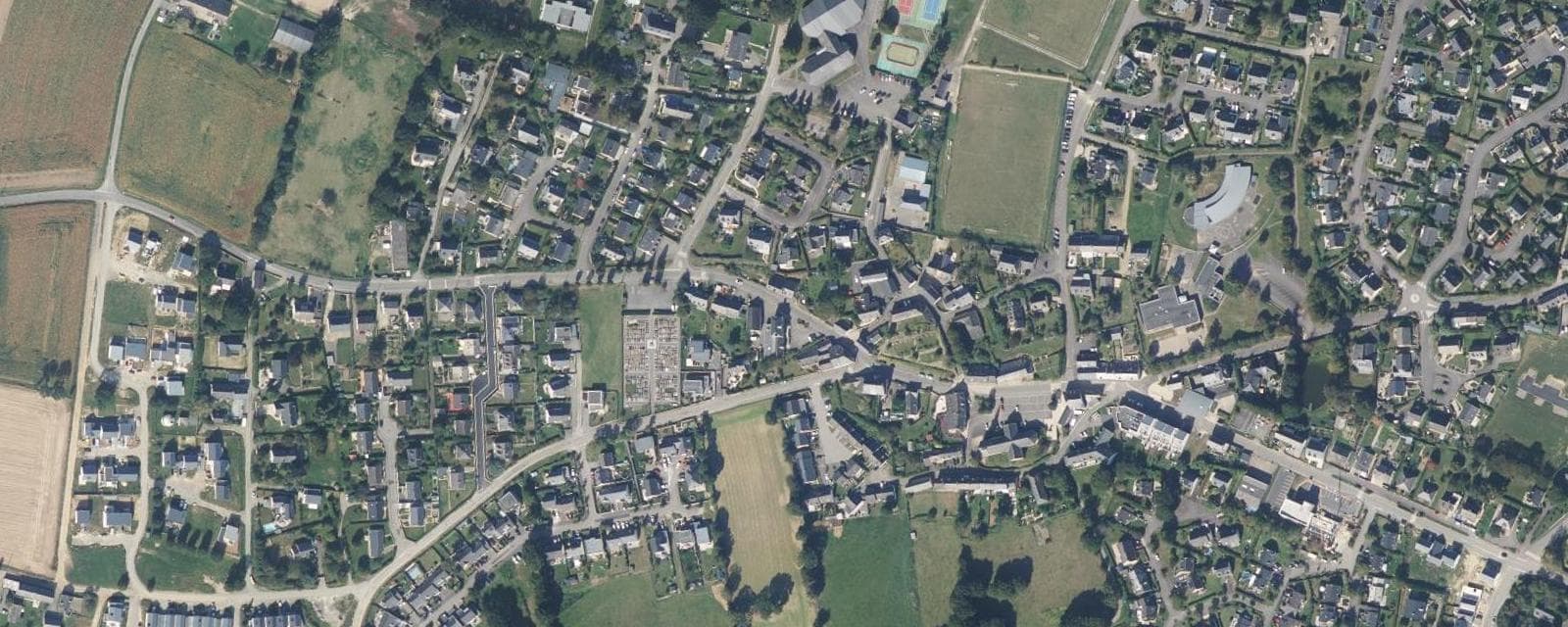 Vue aérienne de Montreuil-le-Gast (Ille-et-Vilaine)