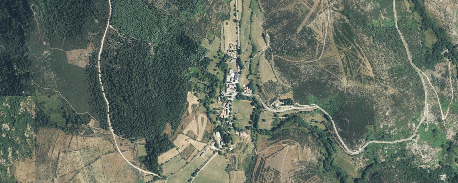 Vue aérienne de Montselgues (Ardèche)