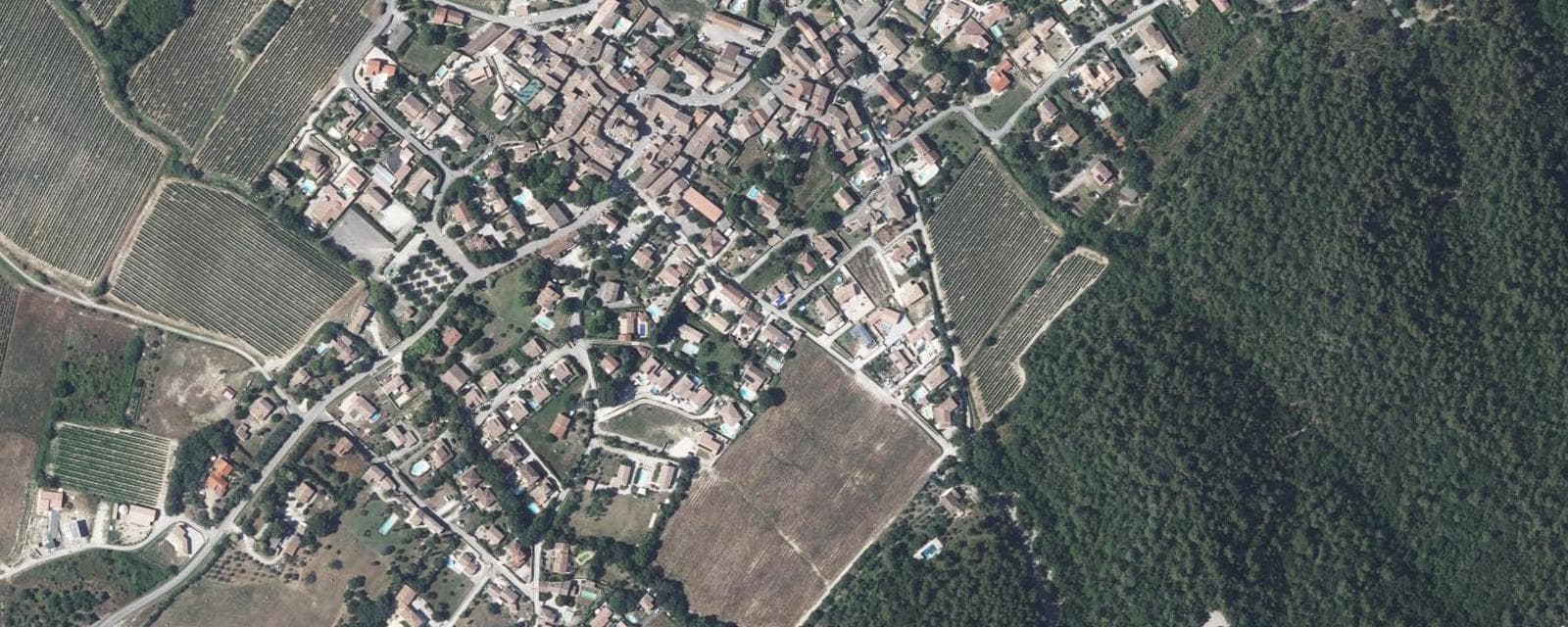 Vue aérienne de Moulézan (Gard)