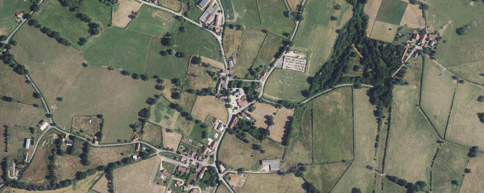 Vue aérienne de Moureuille (Puy-de-Dôme)