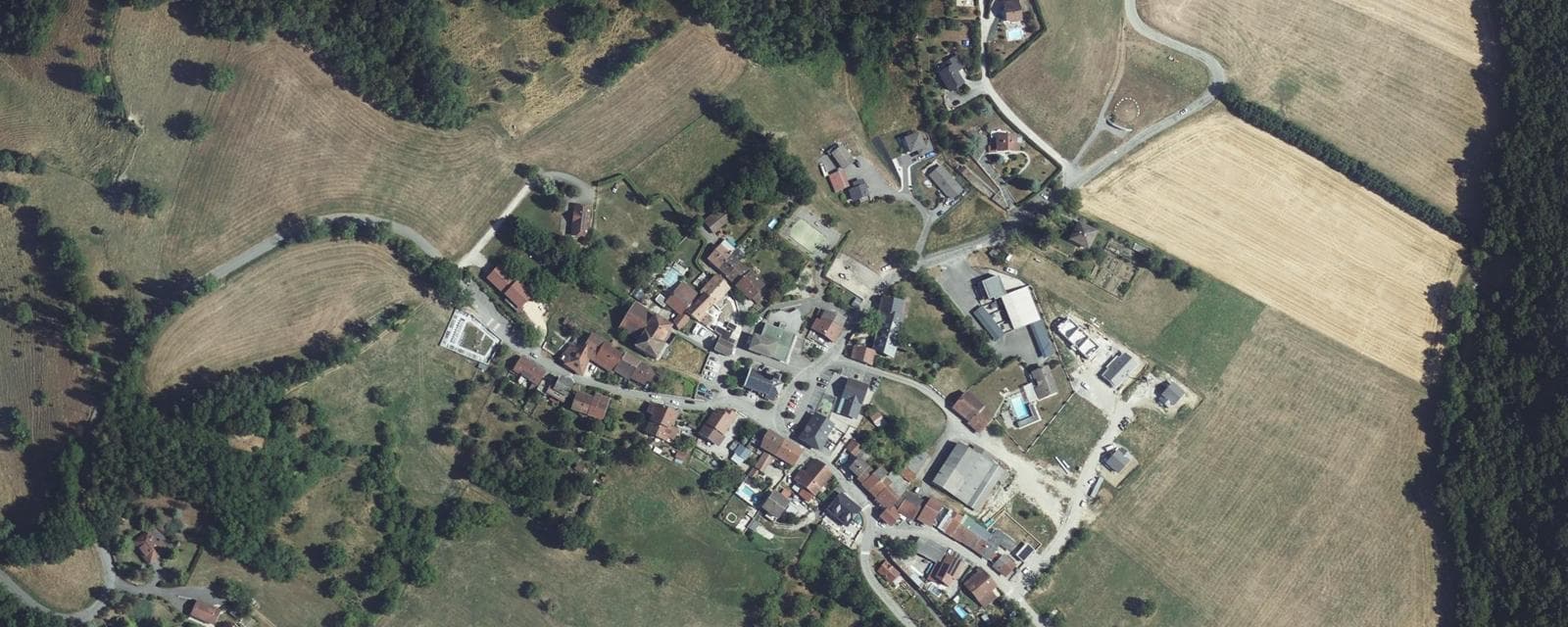 Vue aérienne de Musièges (Haute-Savoie)