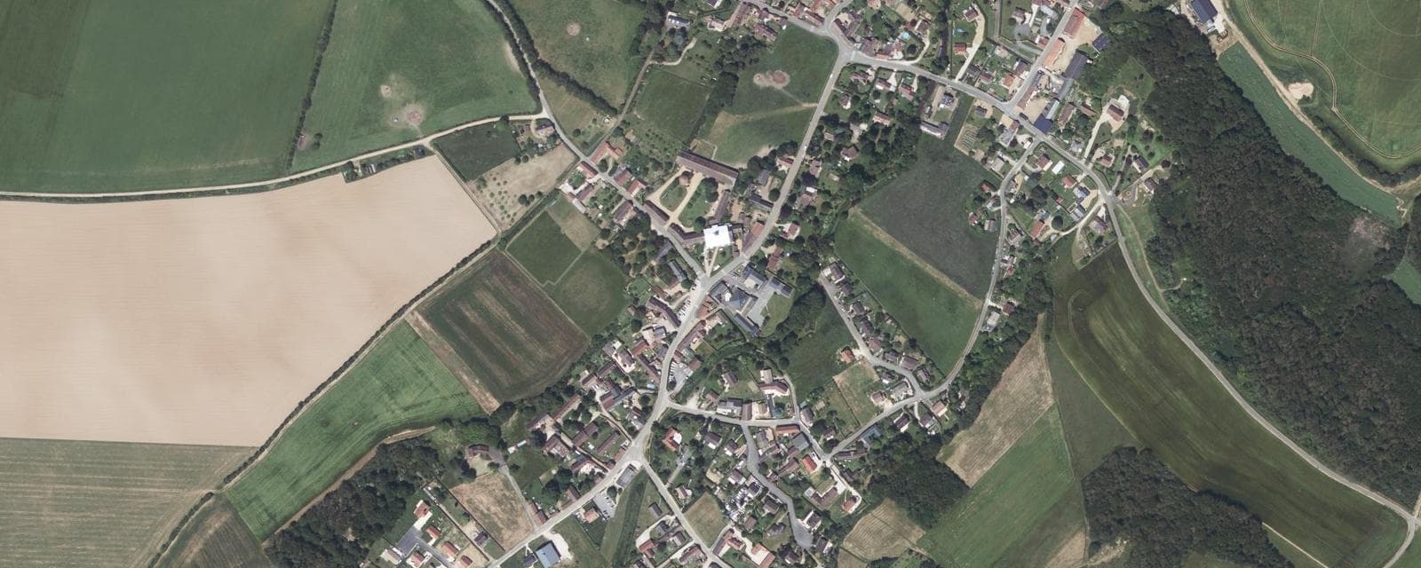 Vue aérienne de Néron (Eure-et-Loir)
