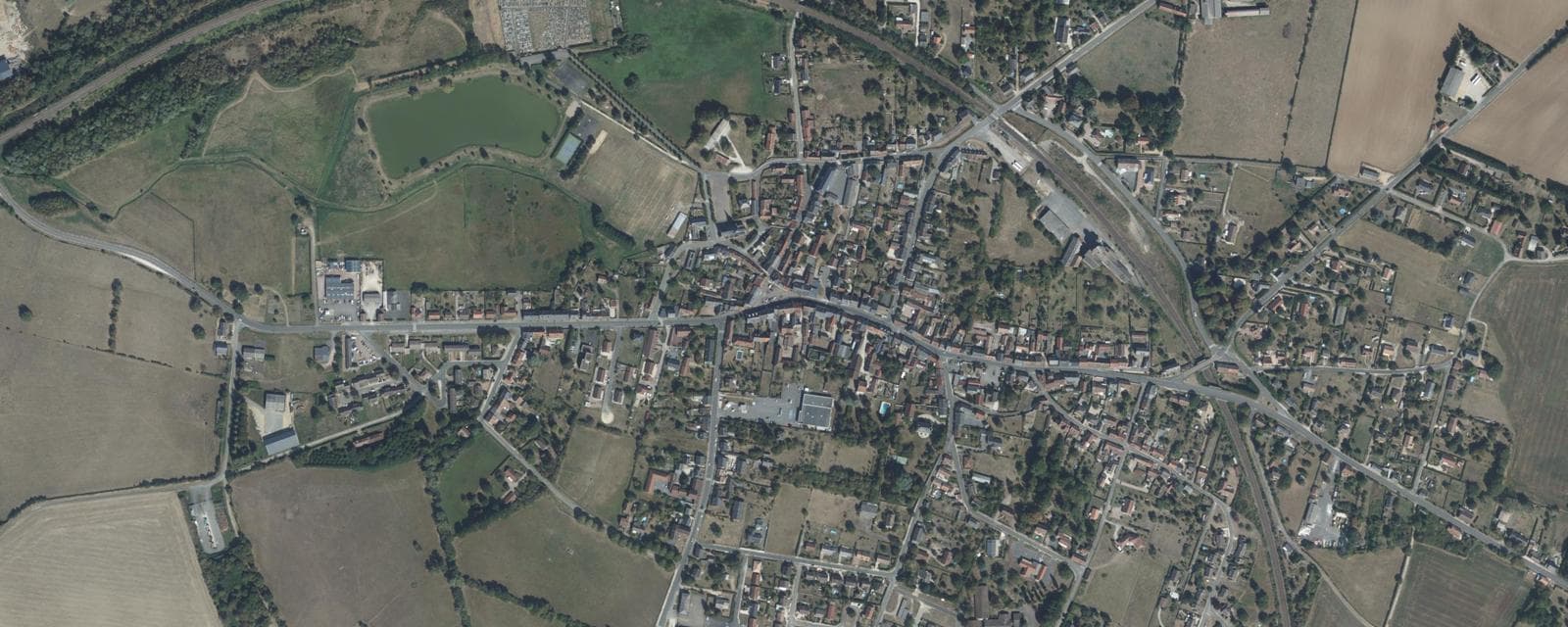 Vue aérienne de Nérondes (Cher)
