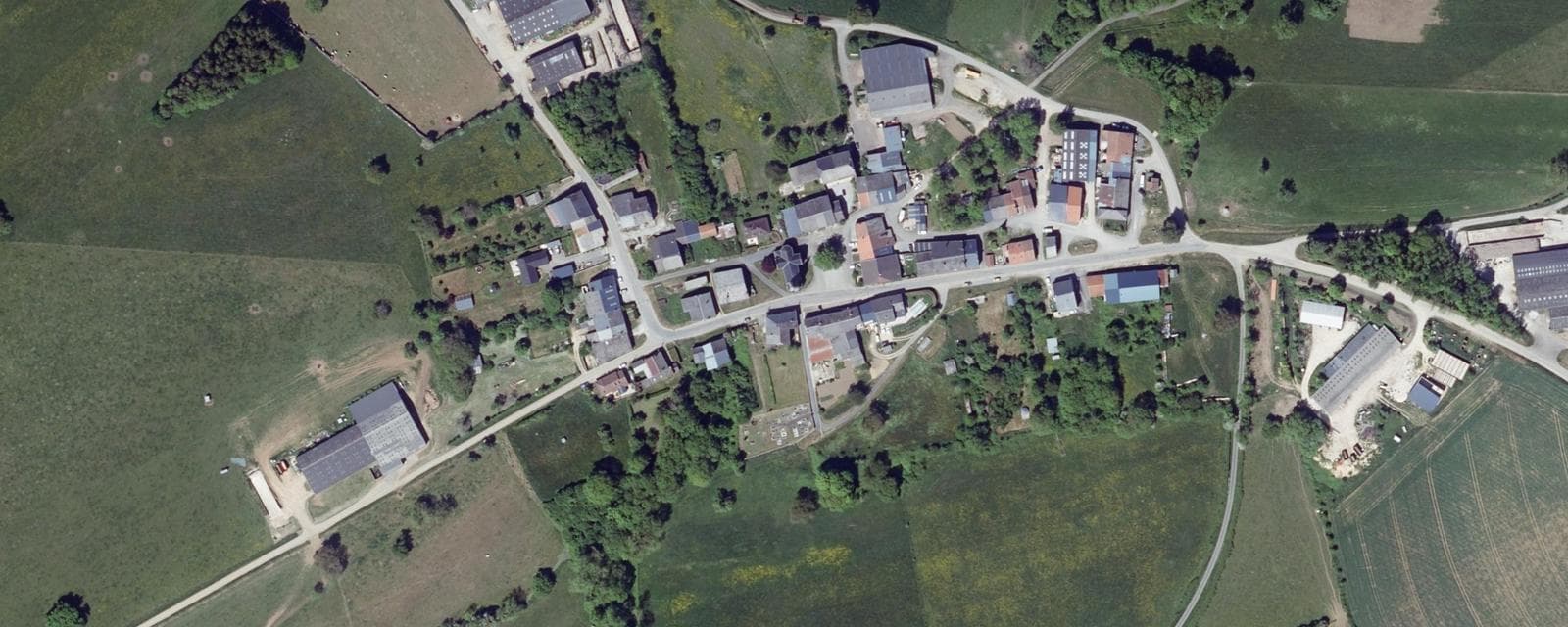 Vue aérienne de Neufmaison (Ardennes)