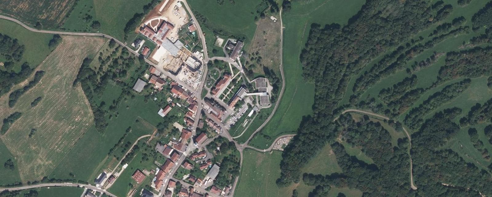 Vue aérienne de Neurey-lès-la-Demie (Haute-Saône)