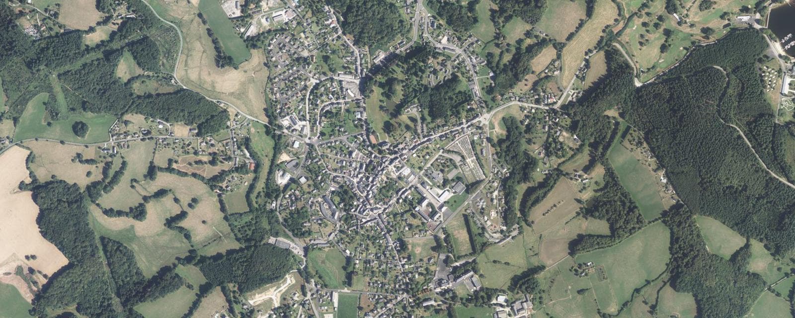 Vue aérienne de Neuvic (Corrèze)