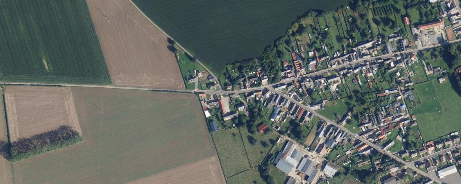 Vue aérienne de Neuville-Coppegueule (Somme)