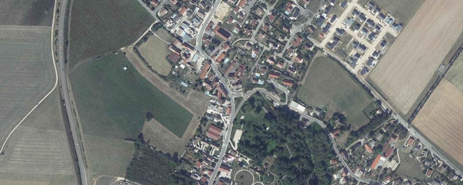 Vue aérienne de Norges-la-Ville (Côte-d'Or)