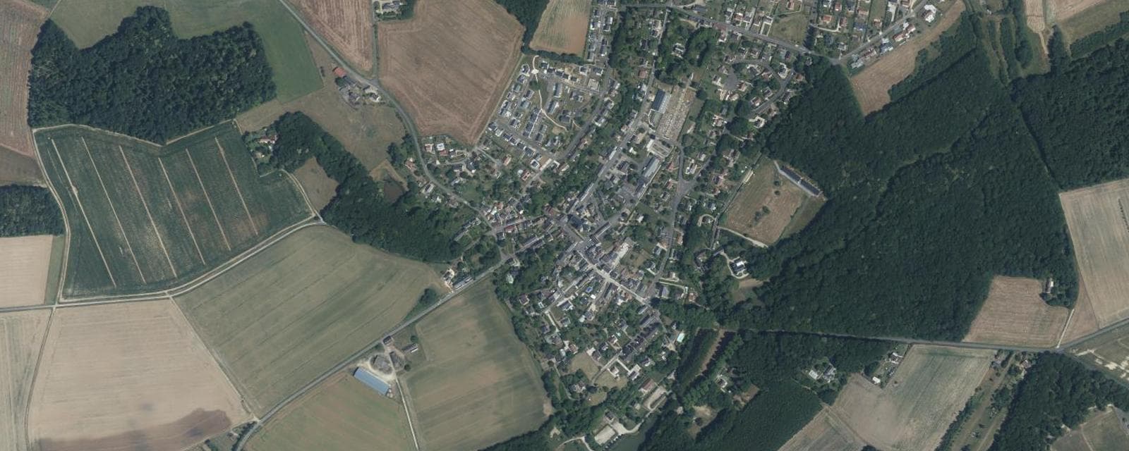 Vue aérienne de Nouzilly (Indre-et-Loire)