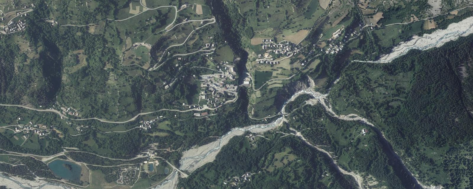 Vue aérienne de Orcières (Hautes-Alpes)