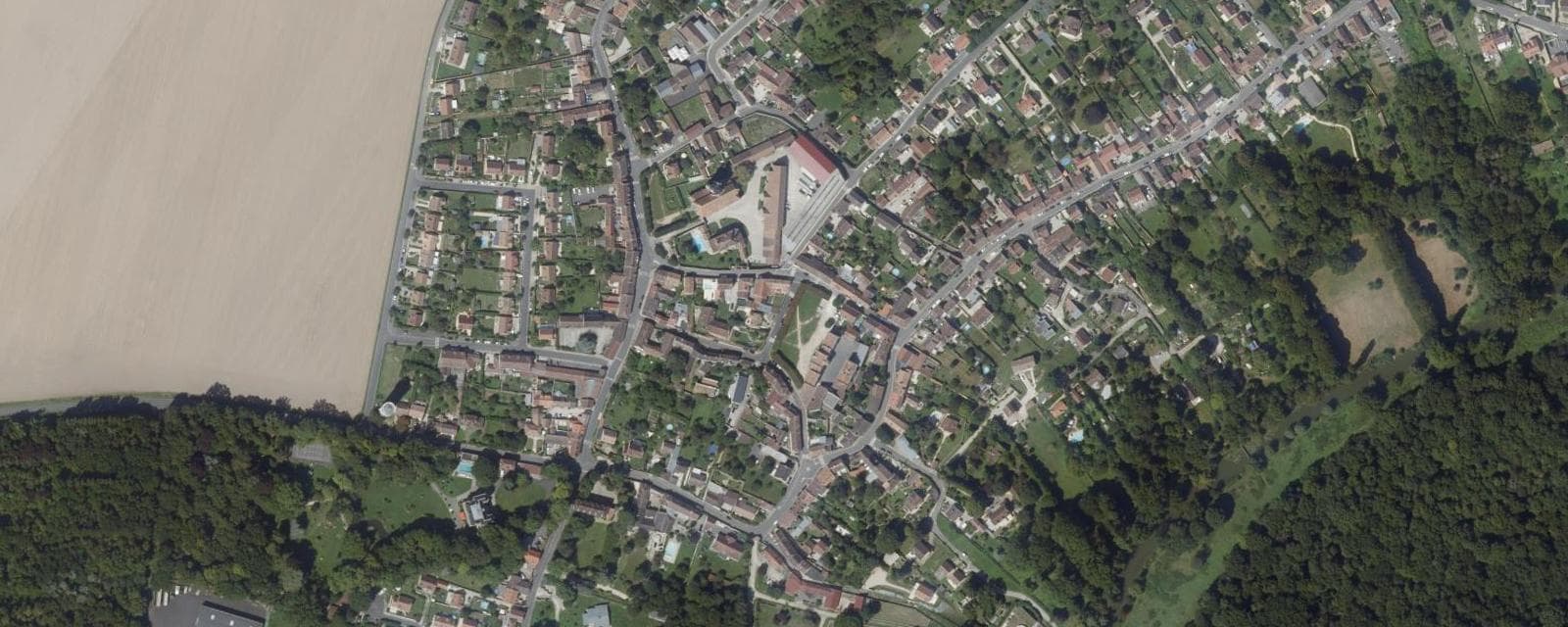 Vue aérienne de Ozouer-le-Voulgis (Seine-et-Marne)
