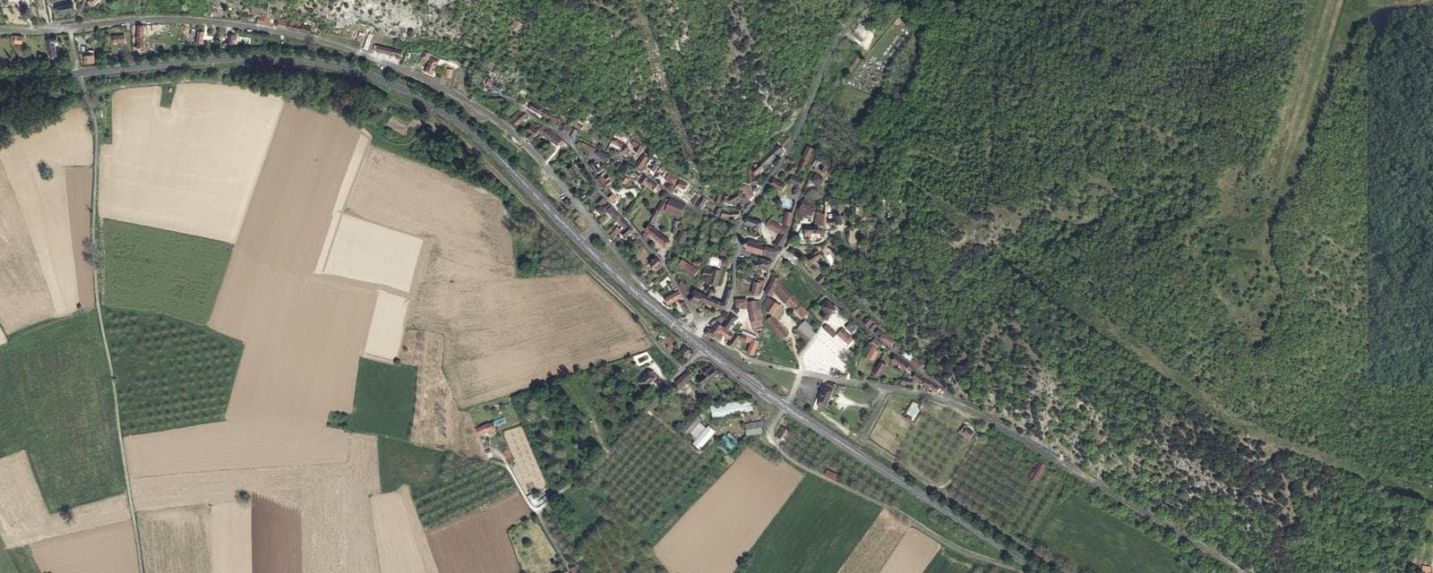 Vue aérienne de Pechs-de-l'Espérance (Dordogne)