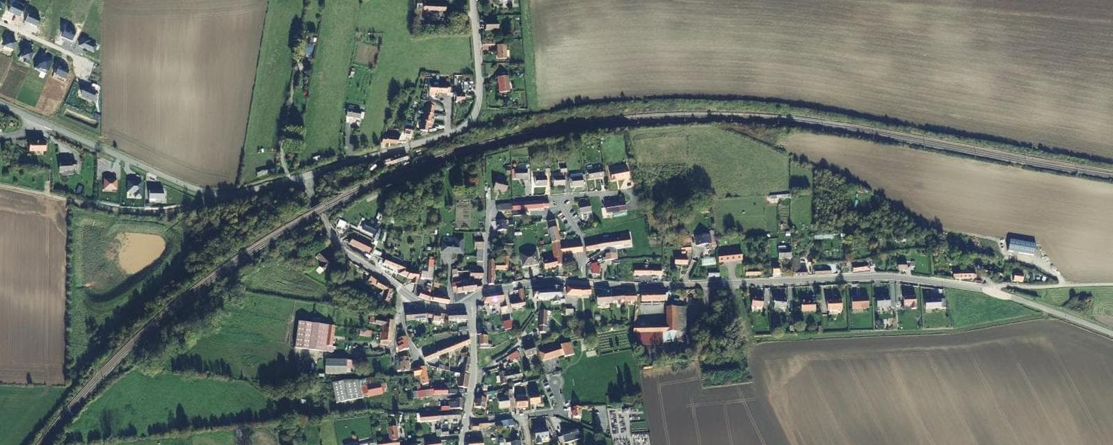 Vue aérienne de Pihen-lès-Guînes (Pas-de-Calais)