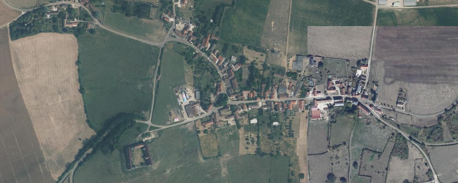 Vue aérienne de Pisy (Yonne)