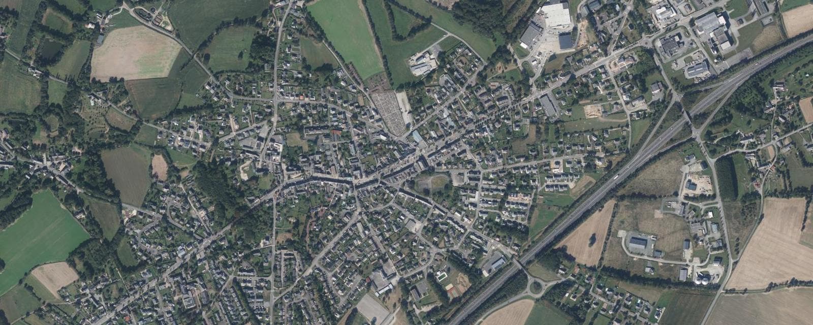 Vue aérienne de Plélan-le-Grand (Ille-et-Vilaine)