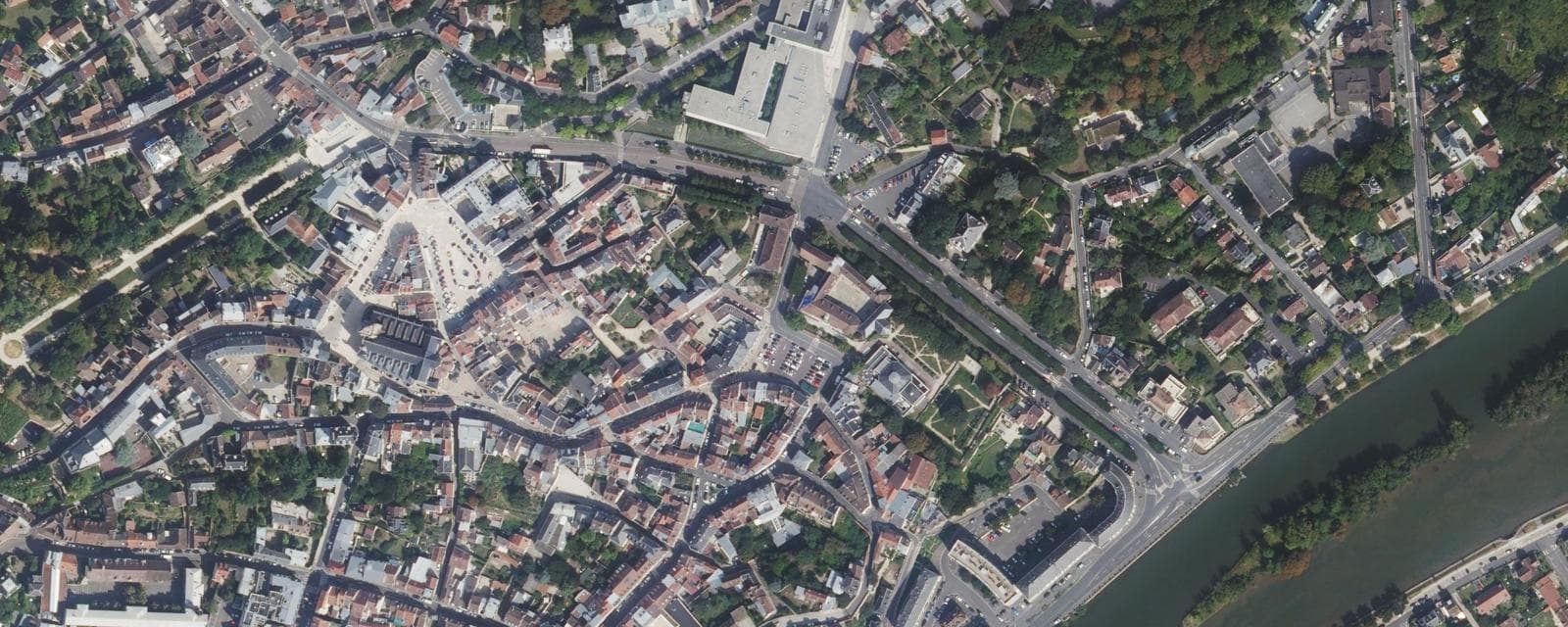 Vue aérienne de Pontoise (Val-d'Oise)