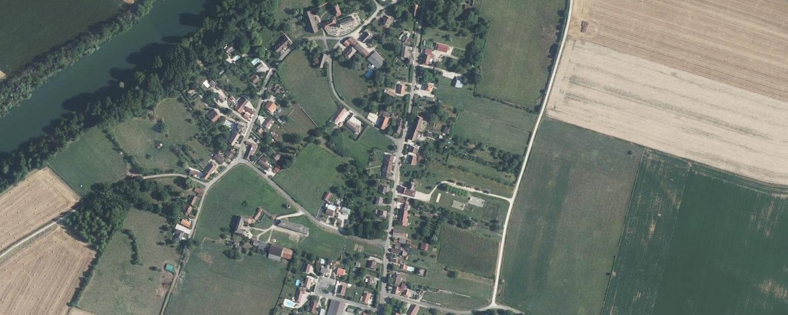 Vue aérienne de Pontoux (Saône-et-Loire)