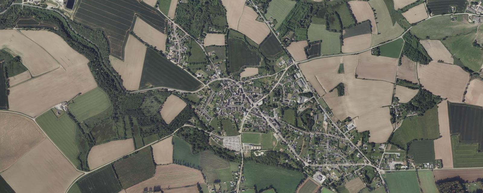Vue aérienne de Poullaouen (Finistère)