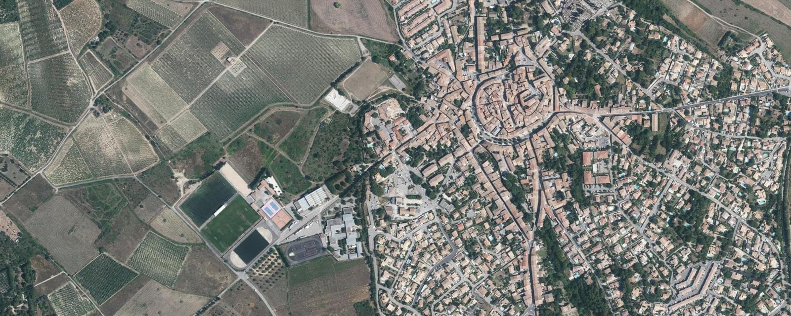 Vue aérienne de Poussan (Hérault)