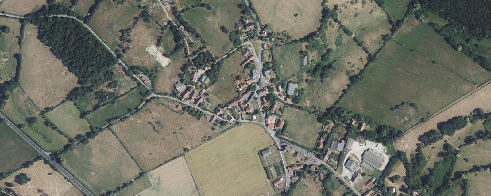 Vue aérienne de Pouzol (Puy-de-Dôme)